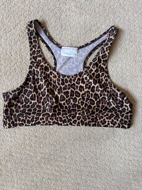 Leopard print sports bra . Lined front.